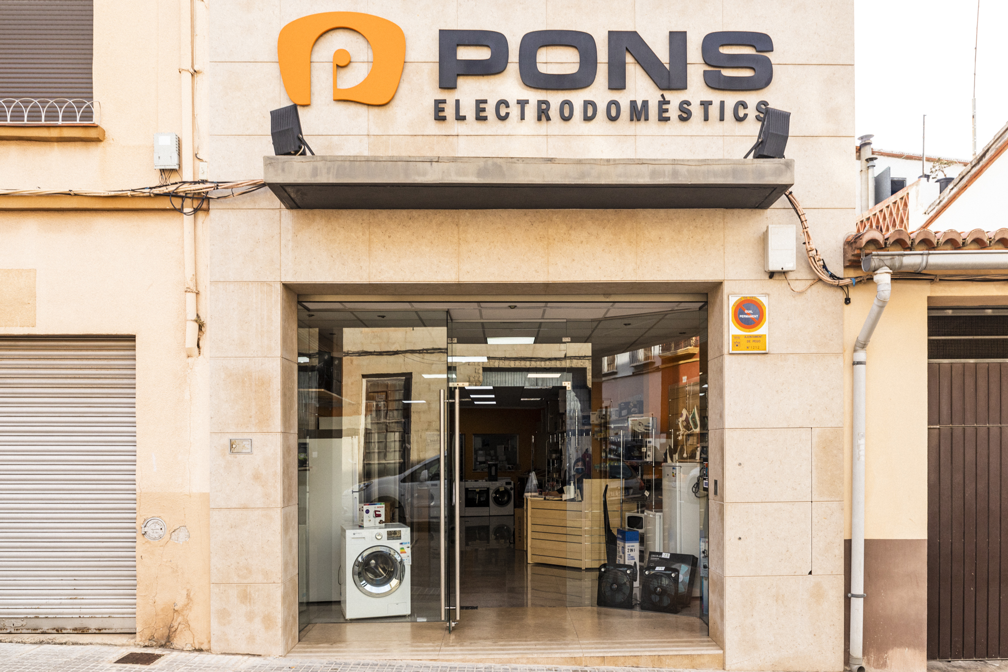 Electropons